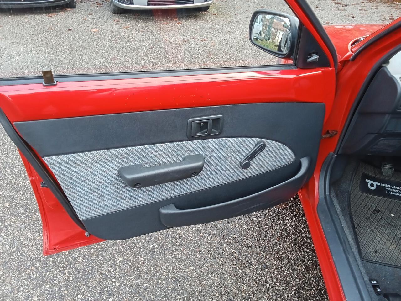 Toyota Carina E 1.6 16V cat Liftback XLi