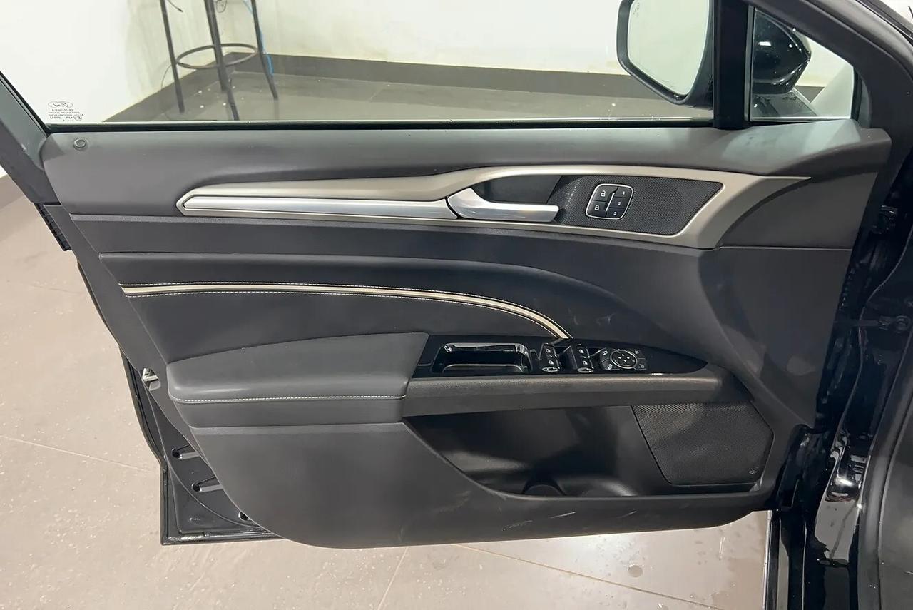 Ford Mondeo Full Hybrid 2.0 187 CV eCVT 4 porte Vignale