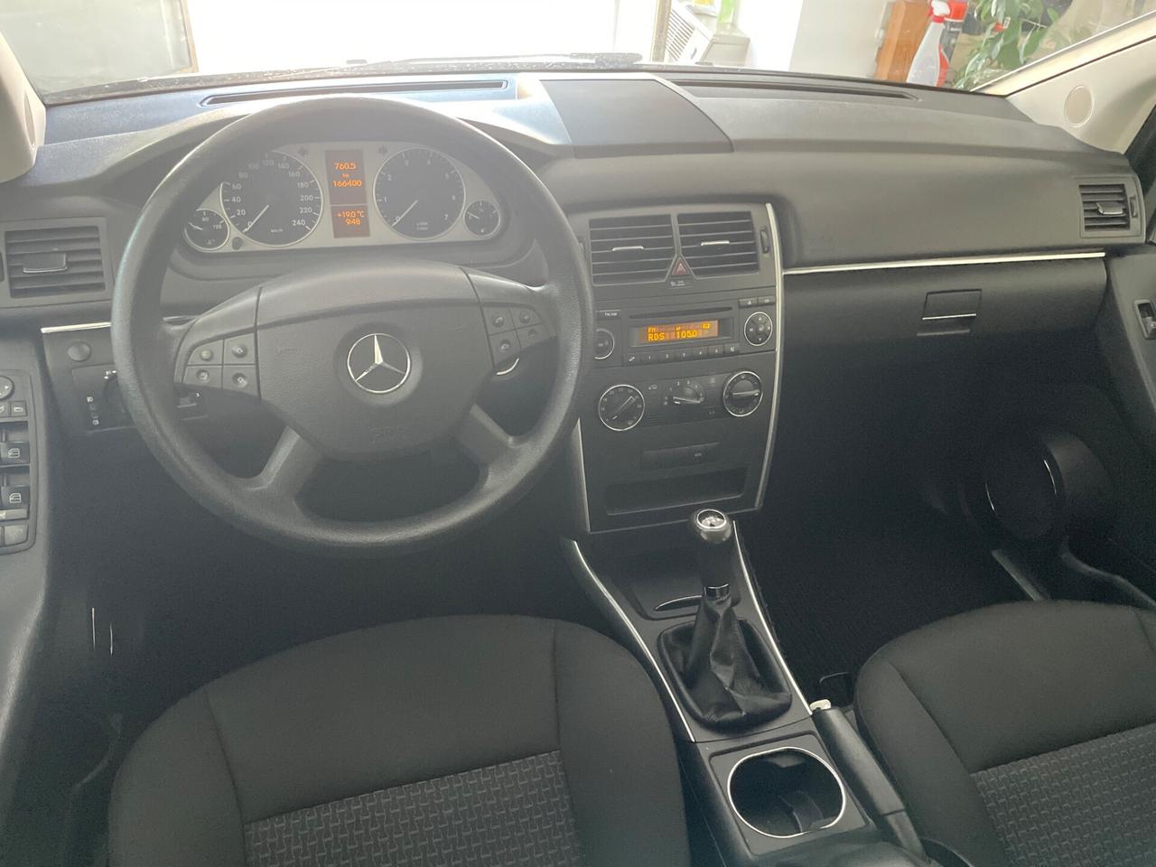 MERCEDES CLASSE B 180 116 CV "OK NEOPATENTATI"