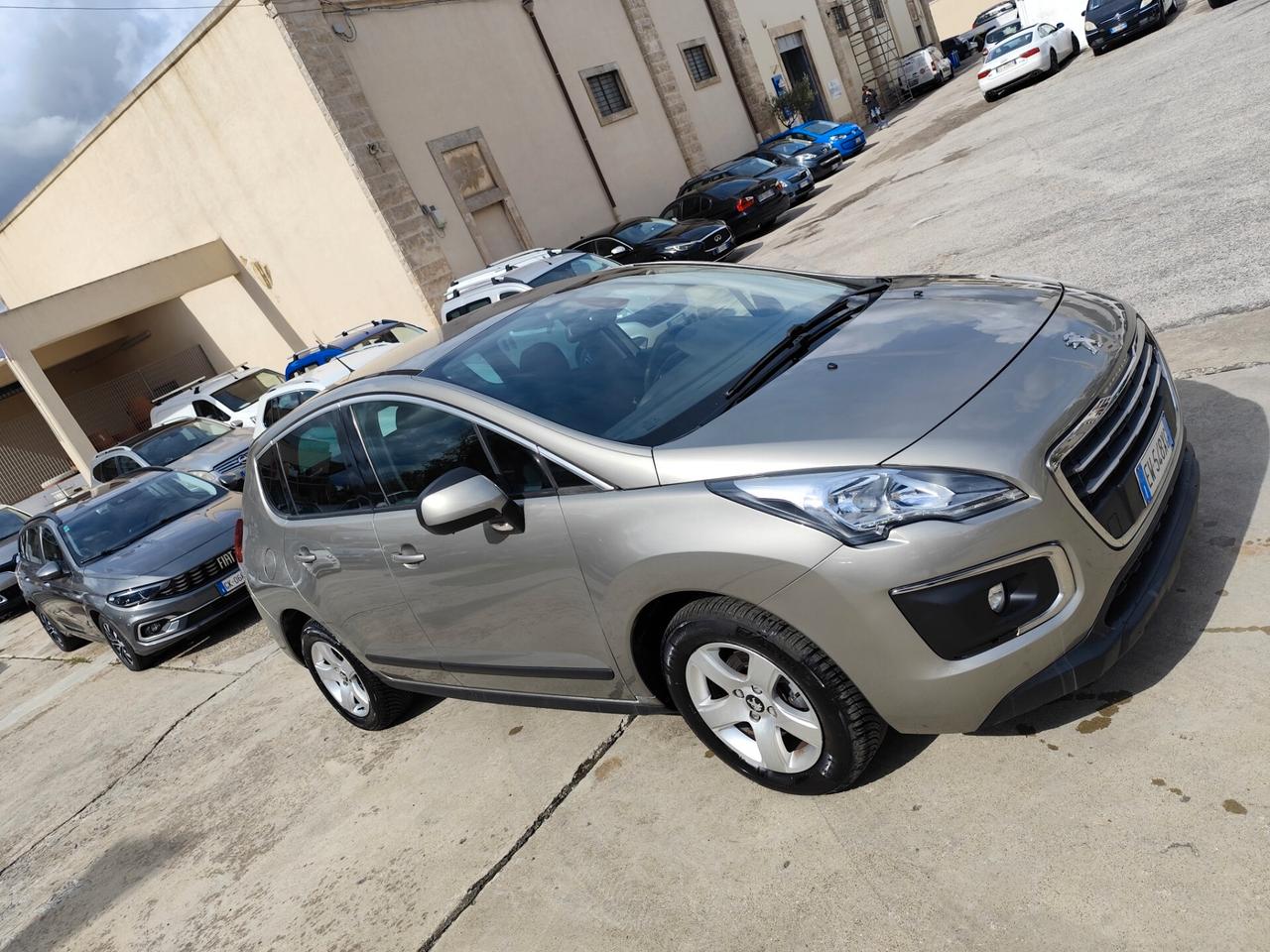 Peugeot 3008 1.6 HDi 115CV Business