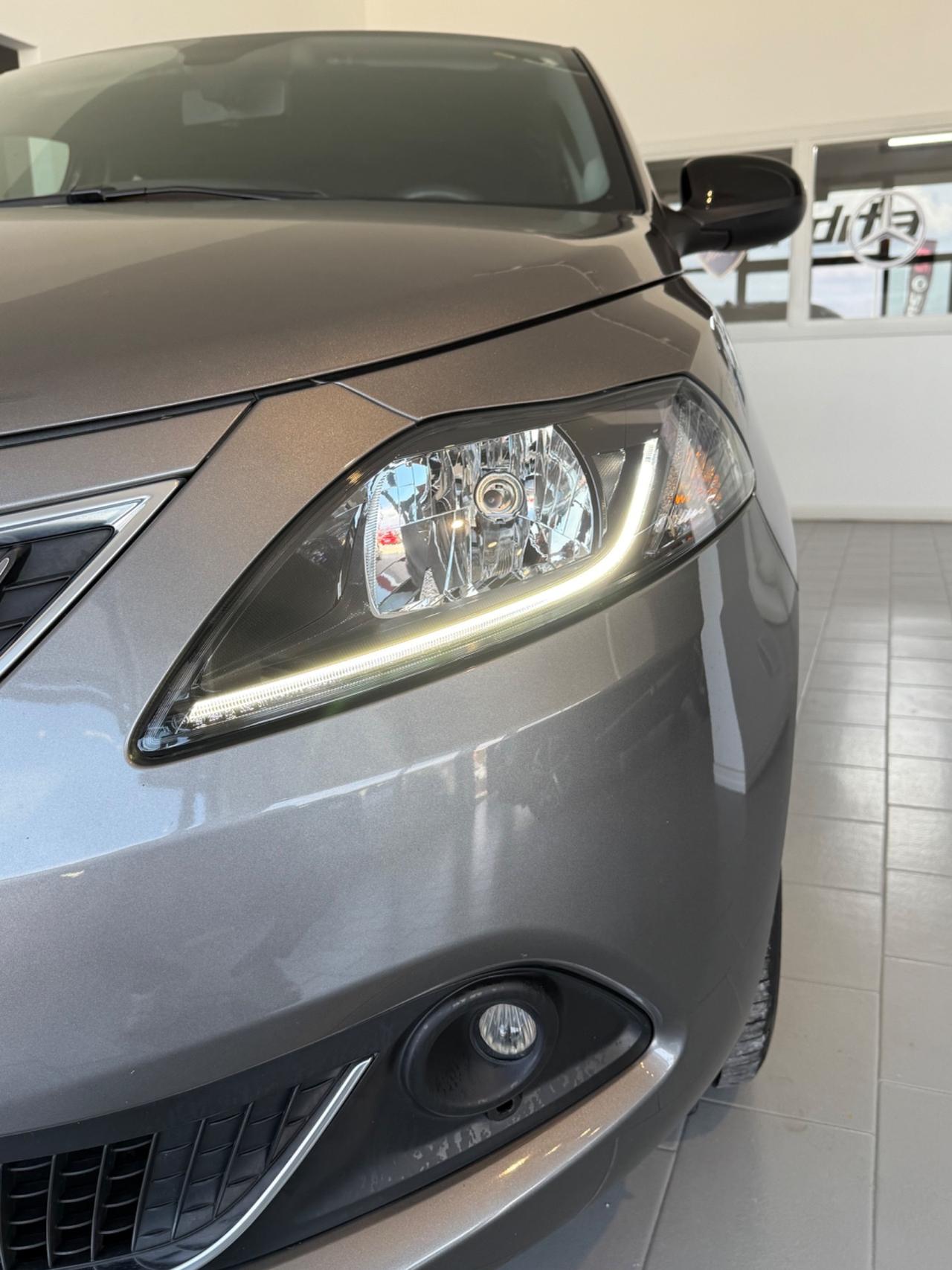 Lancia Ypsilon 1.0 FireFly 5 porte S&S Hybrid Ecochic Gold