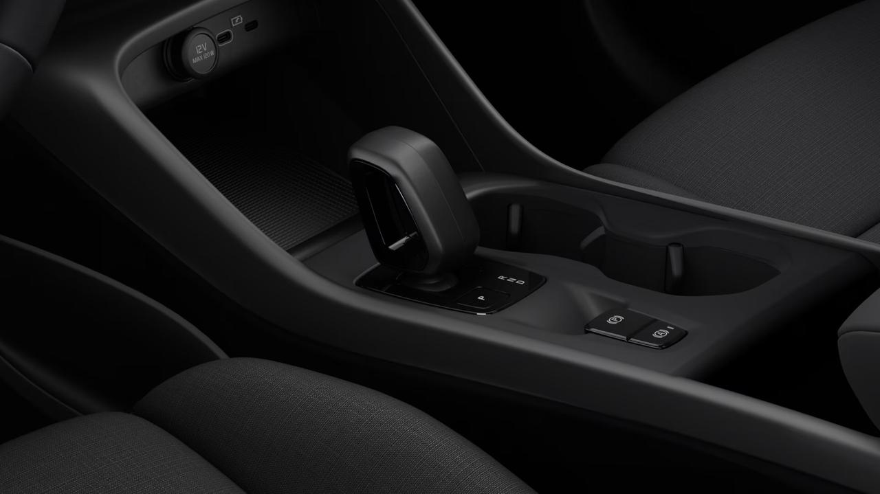 VOLVO XC40 ESSENTIAL B3 AUTO PREZZO PROMO FINO A FINE MESE