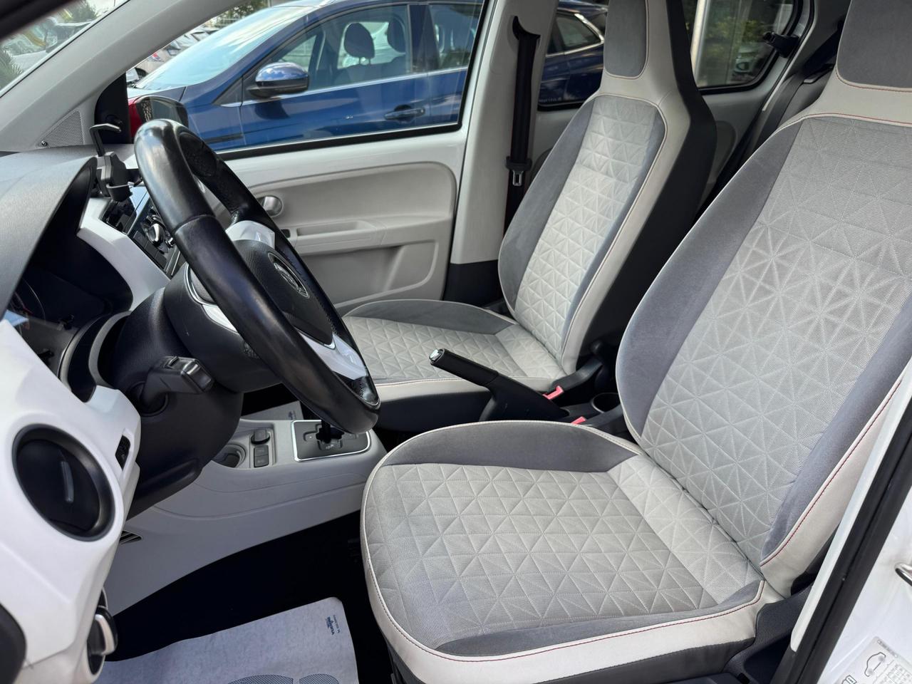 Volkswagen up! 5 Porte up! 5p 1.0 High up! 75cv AUTOMATICA