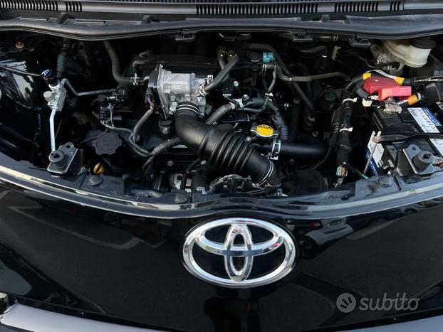 TOYOTA iQ 1.0 Sol AUTOMATICA NEOPATENTATI