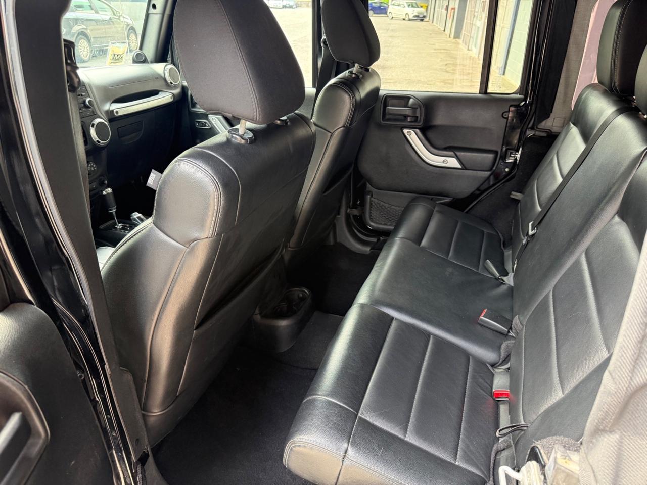 Jeep Wrangler Unlimited 2.8 CRD DPF Sahara Auto