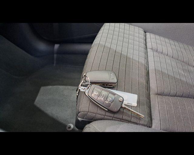 AUDI A3 1.6 tdi 110cv s-tronic
