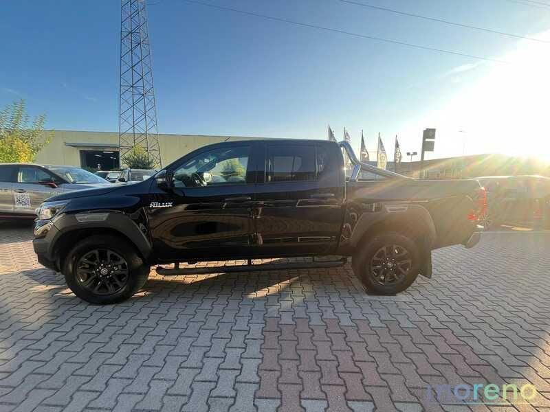 Toyota Hilux 2.8 d double cab Invincible 4wd Auto
