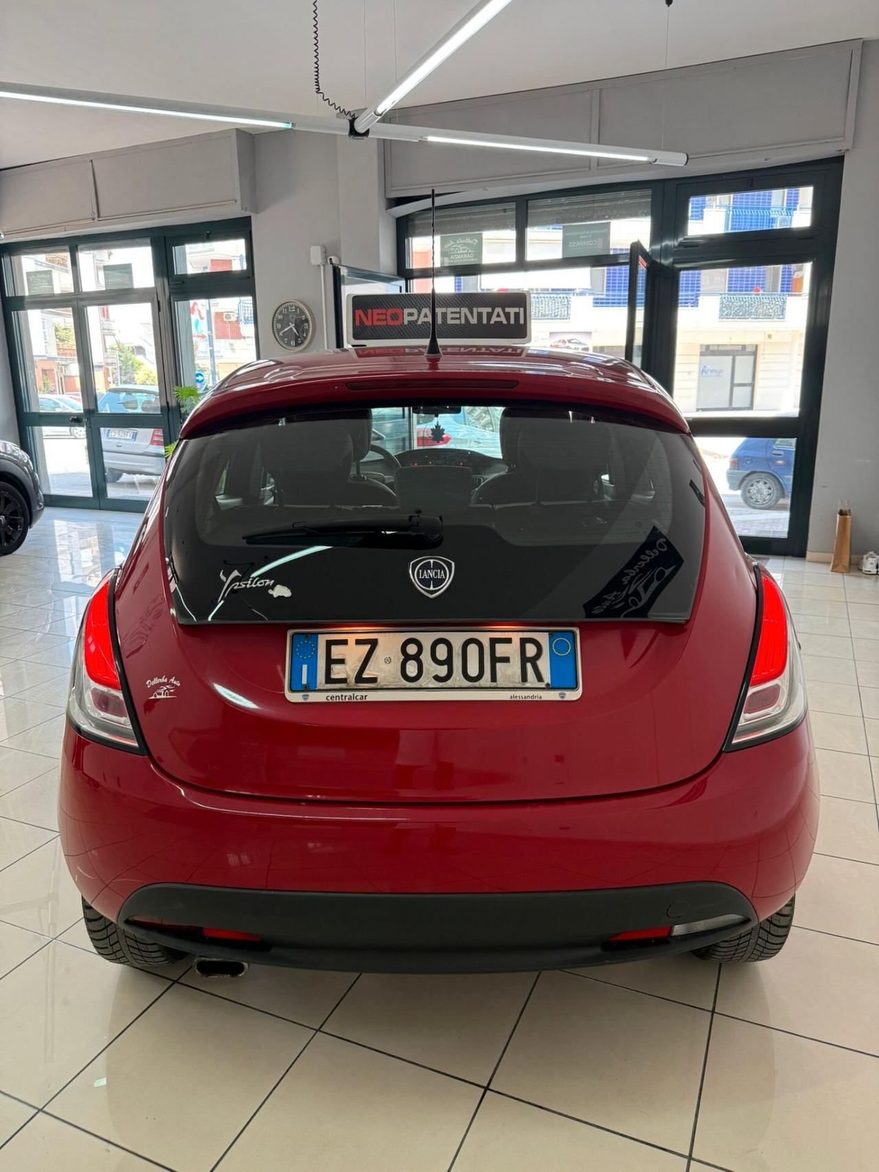 Lancia Ypsilon 1.2 69 CV 5 porte GPL Ecochic Gold