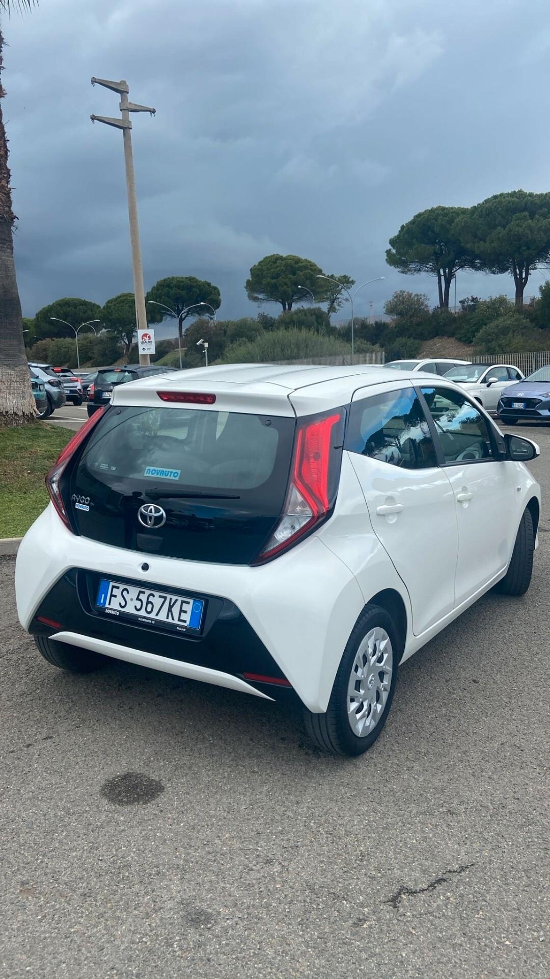 Toyota Aygo 1.0 VVT-i 72 CV 5 porte x-cite
