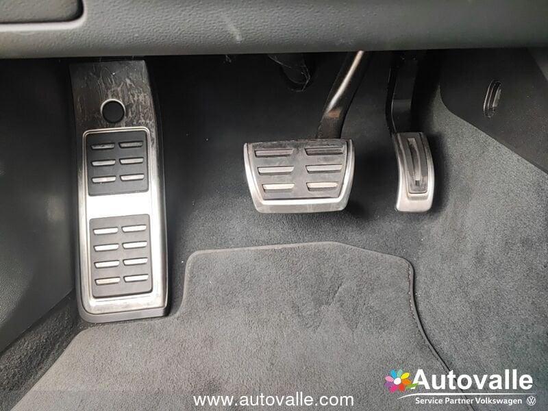 Audi A4 Avant 40 TDI quattro S tronic S line edition