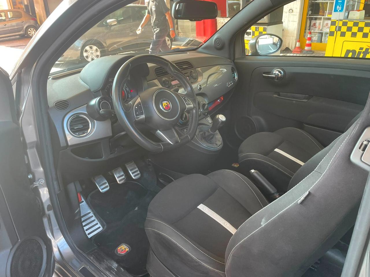 Abarth 500 1.4 Turbo T-Jet Custom