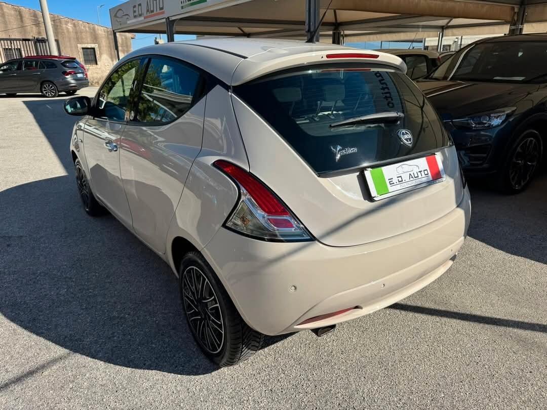 LANCIA YPSILON 1200BENZINA/GPL ECOCHIC UNICO PROPRIETARIO