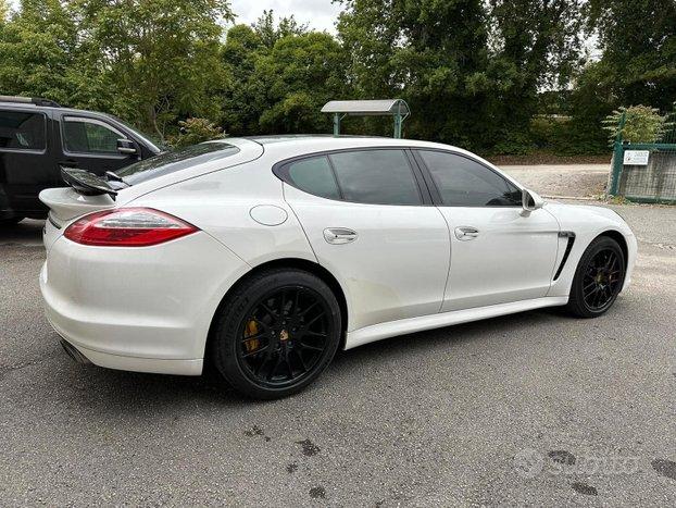 Porsche Panamera Turbo 4.8