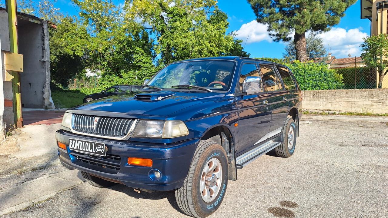 Mitsubishi Pajero Sport Pajero Sport 2.5 TDI GLX