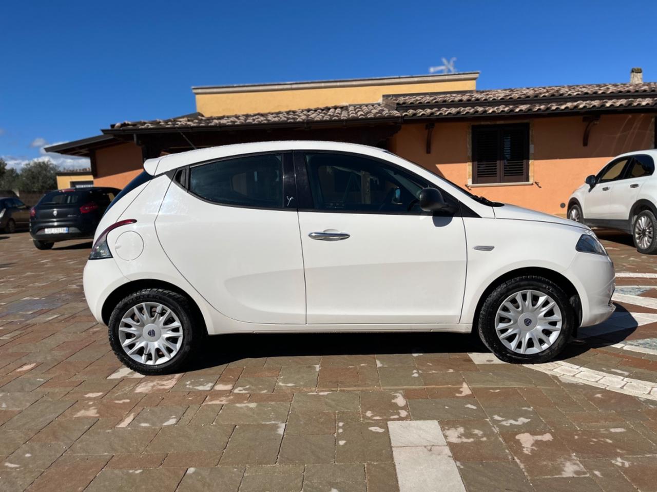 Lancia Ypsilon 1.2 2014 69 CV 5 porte platinium