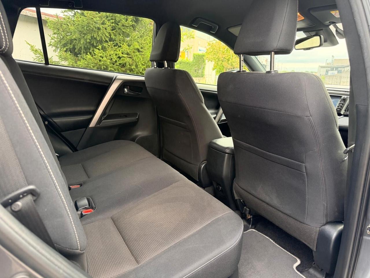Toyota RAV 4 RAV4 2.5 Hybrid 2WD Lounge 197cv (145kw)