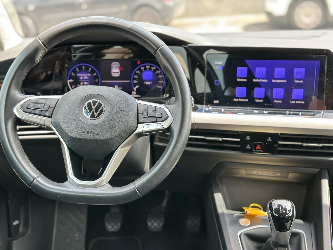 Volkswagen Golf 1.0 TSI EVO Life adatta a neopatentati garanzia permute finaziamento