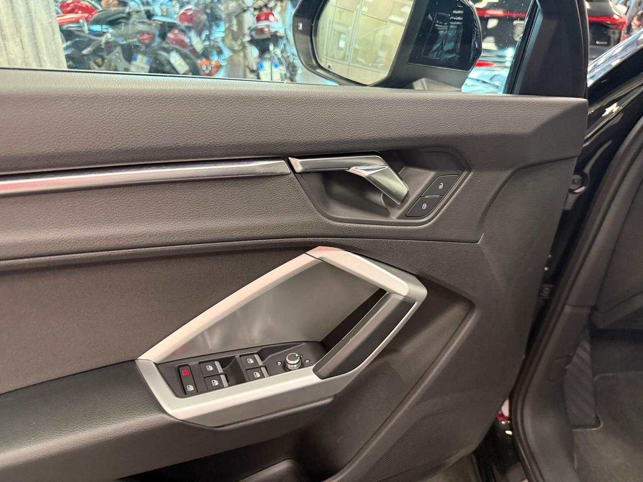 Audi Q3 35 TDI quattro Business Advanced