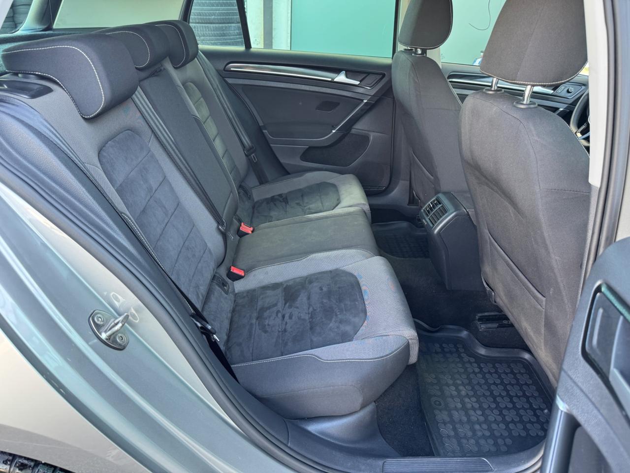 Volkswagen Golf 1.6 TDI DSG 5p. Highline 2015