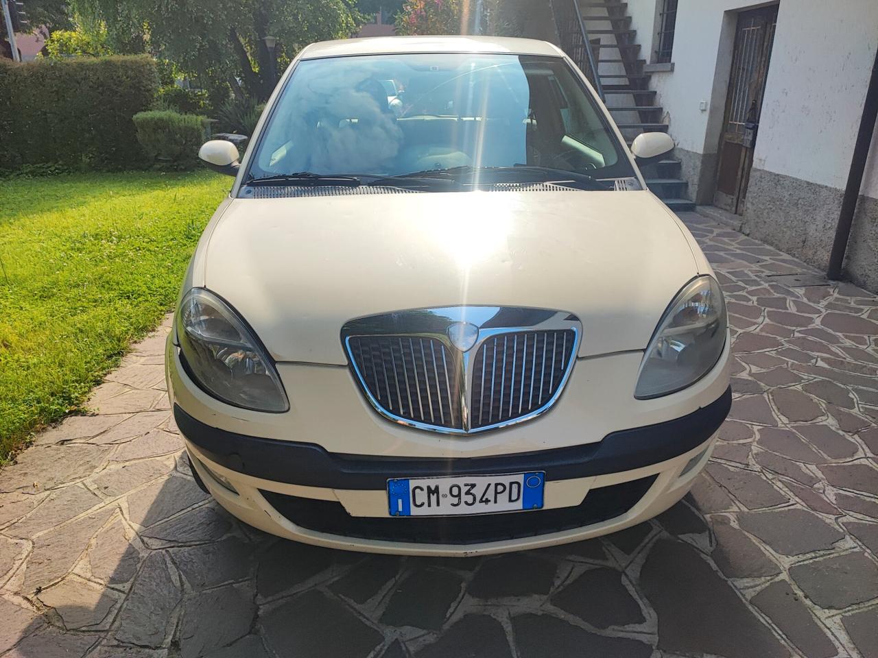 Lancia Ypsilon 1.3 Mjt neopatentati platino