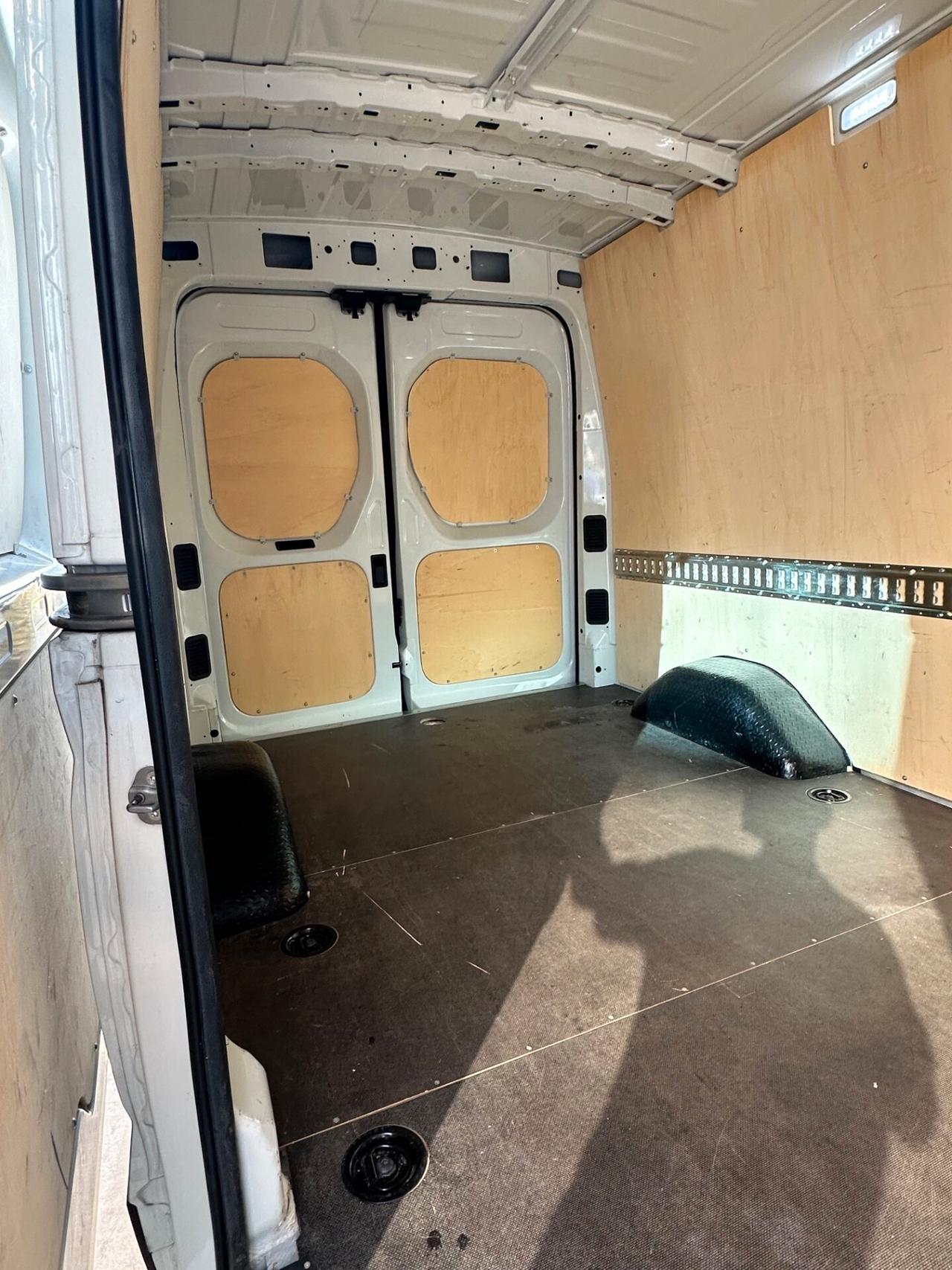 Maxus Deliver 9 FWD possibilità noleggio no scoring