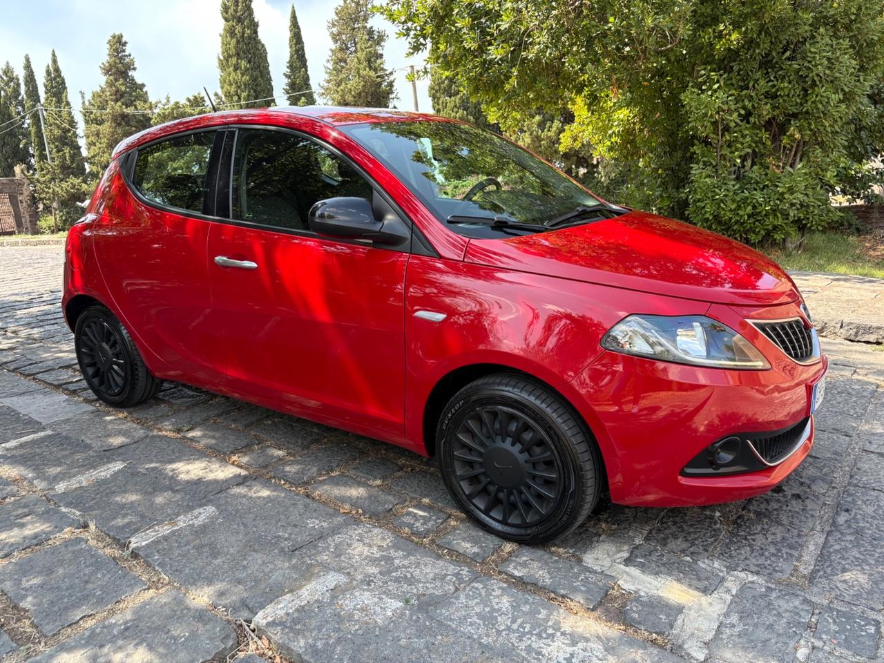Lancia Ypsilon 1.0 FireFly 5 porte S&S Hybrid Gold