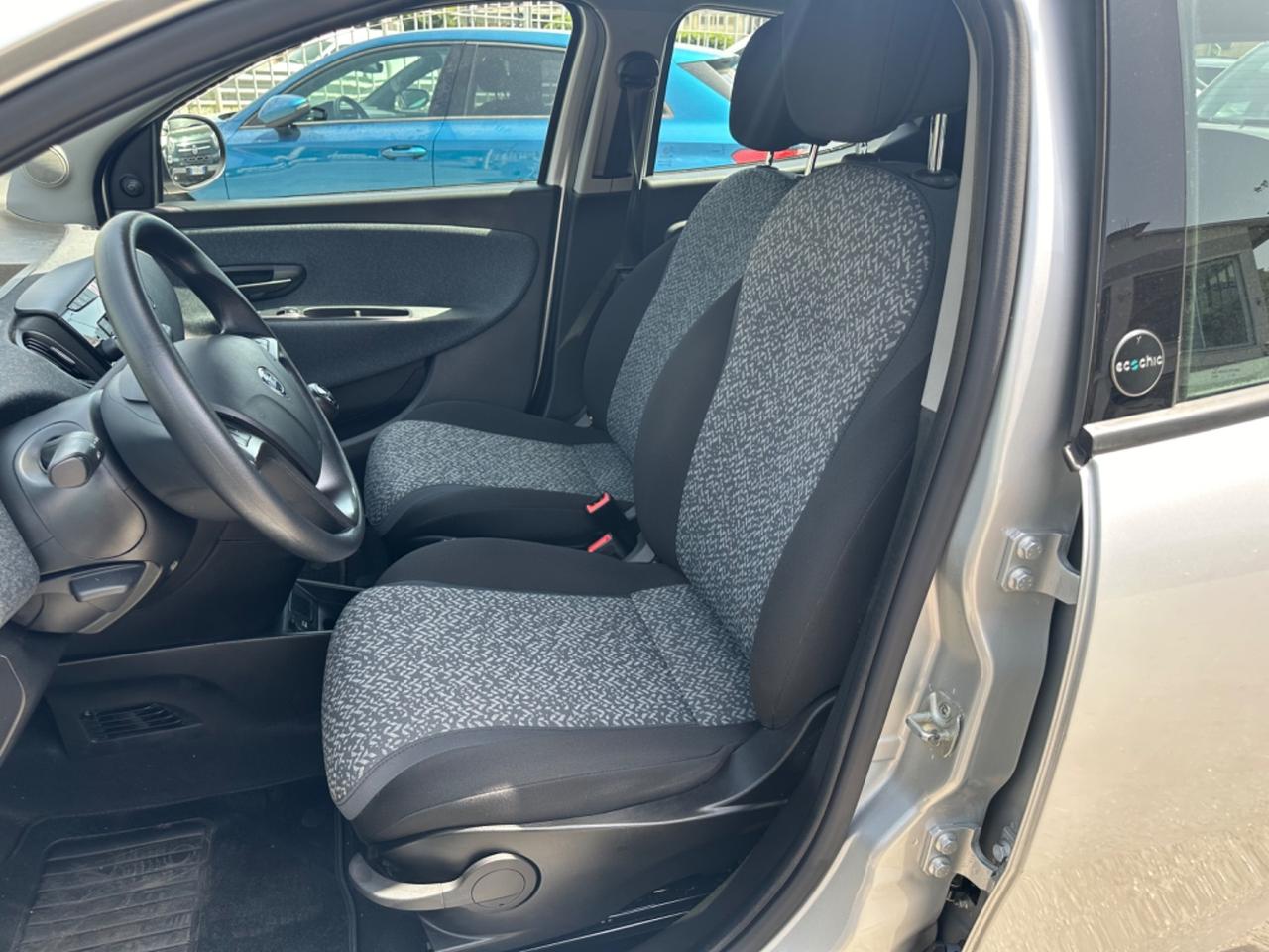 Lancia Ypsilon 1.2 69 CV GPL di serie/UniPro/Sensori