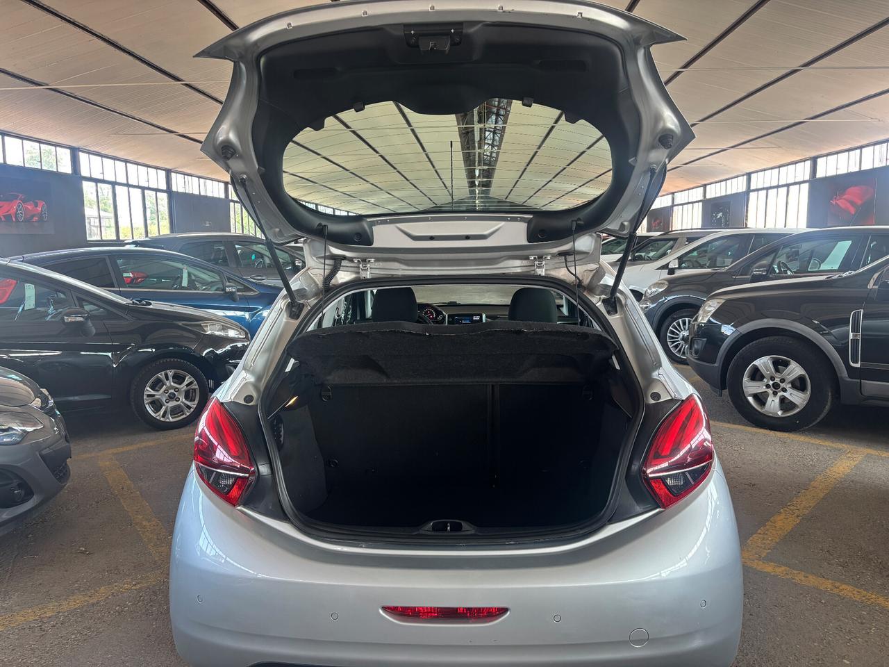 Peugeot 208 1.2 BENZINA 60KW 82CV Allure NEOPATENTATO