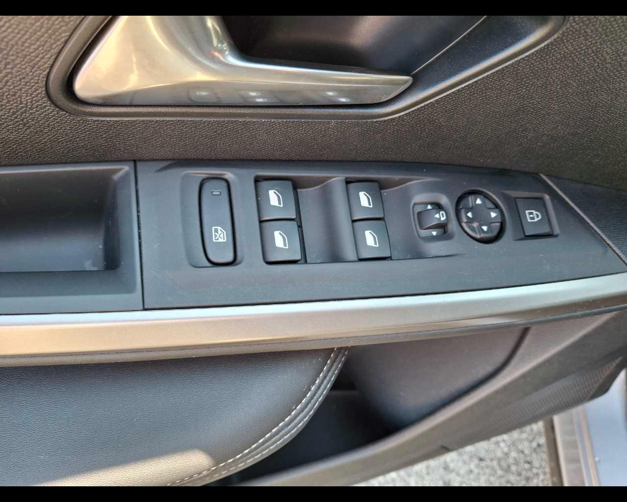 PEUGEOT Nuova 3008 ALLURE - Hybrid 136 E-DCS6