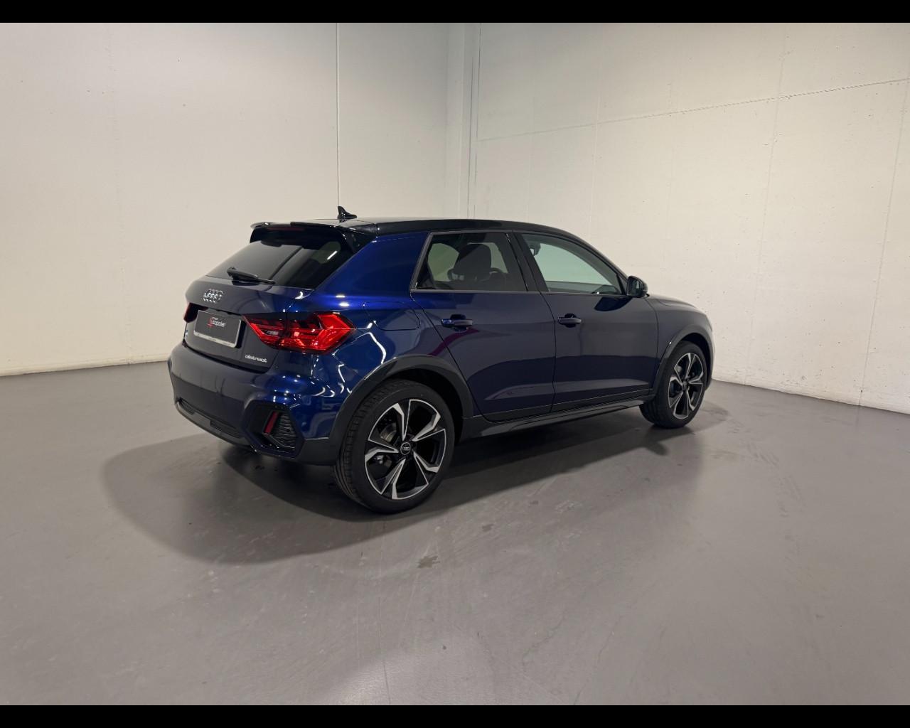 AUDI A1 ALLSTREET 30 TFSI S-TRONIC IDENTITY CONTRAST