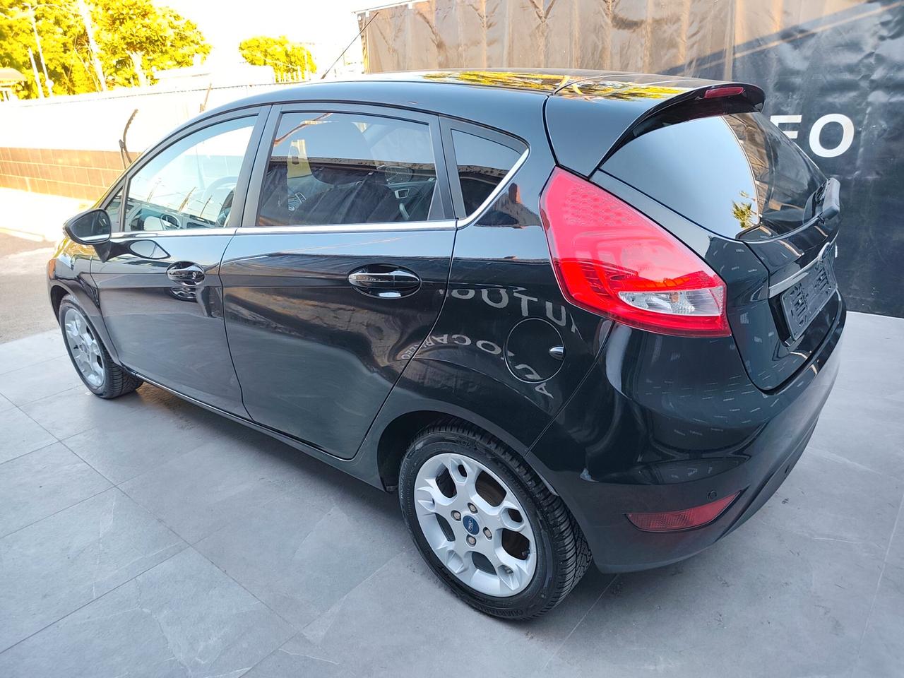 Ford Fiesta AUTOMATICA 1.4 BENZINA Titanium