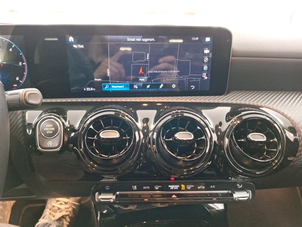 MERCEDES-BENZ A 180D SEDAN 116CV AUTOMATIC BUSINESS SOLUTION ( CRUISE - NAVI PREMIUM - PARK ASSIST - TELECAMERA POST. )