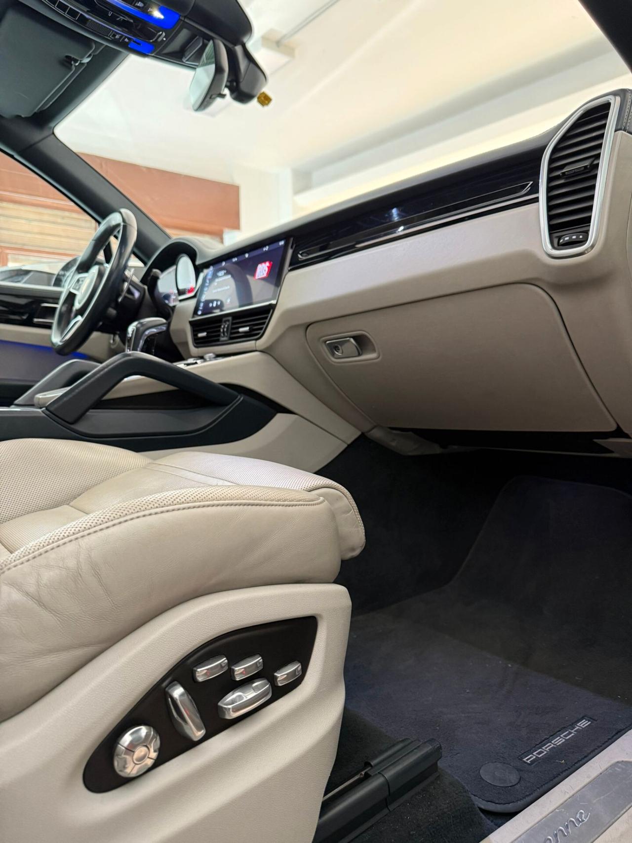 Porsche Cayenne 3.0 V6