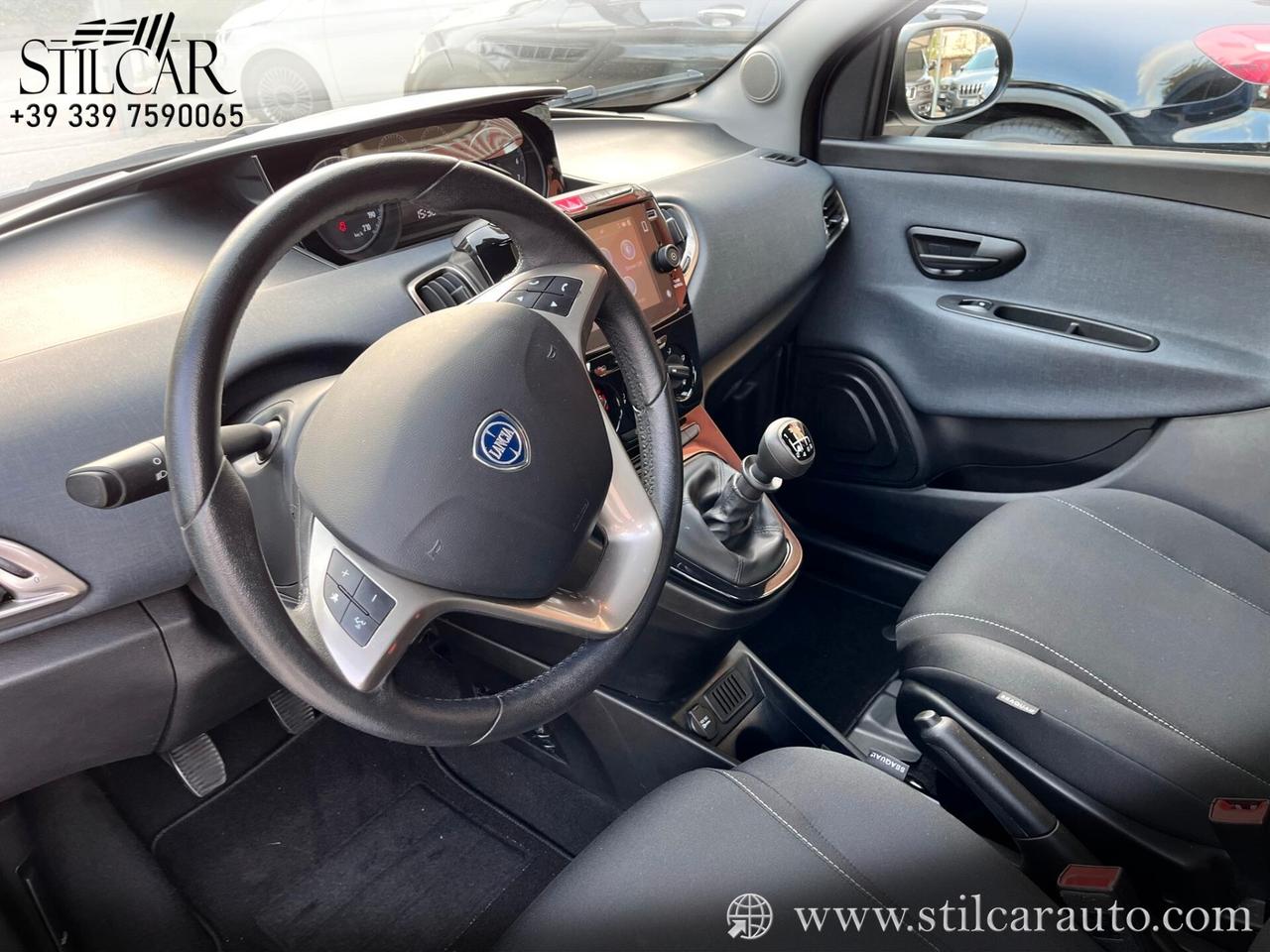 Lancia Ypsilon 1.0 FireFly 5 porte S&S Hybrid Gold