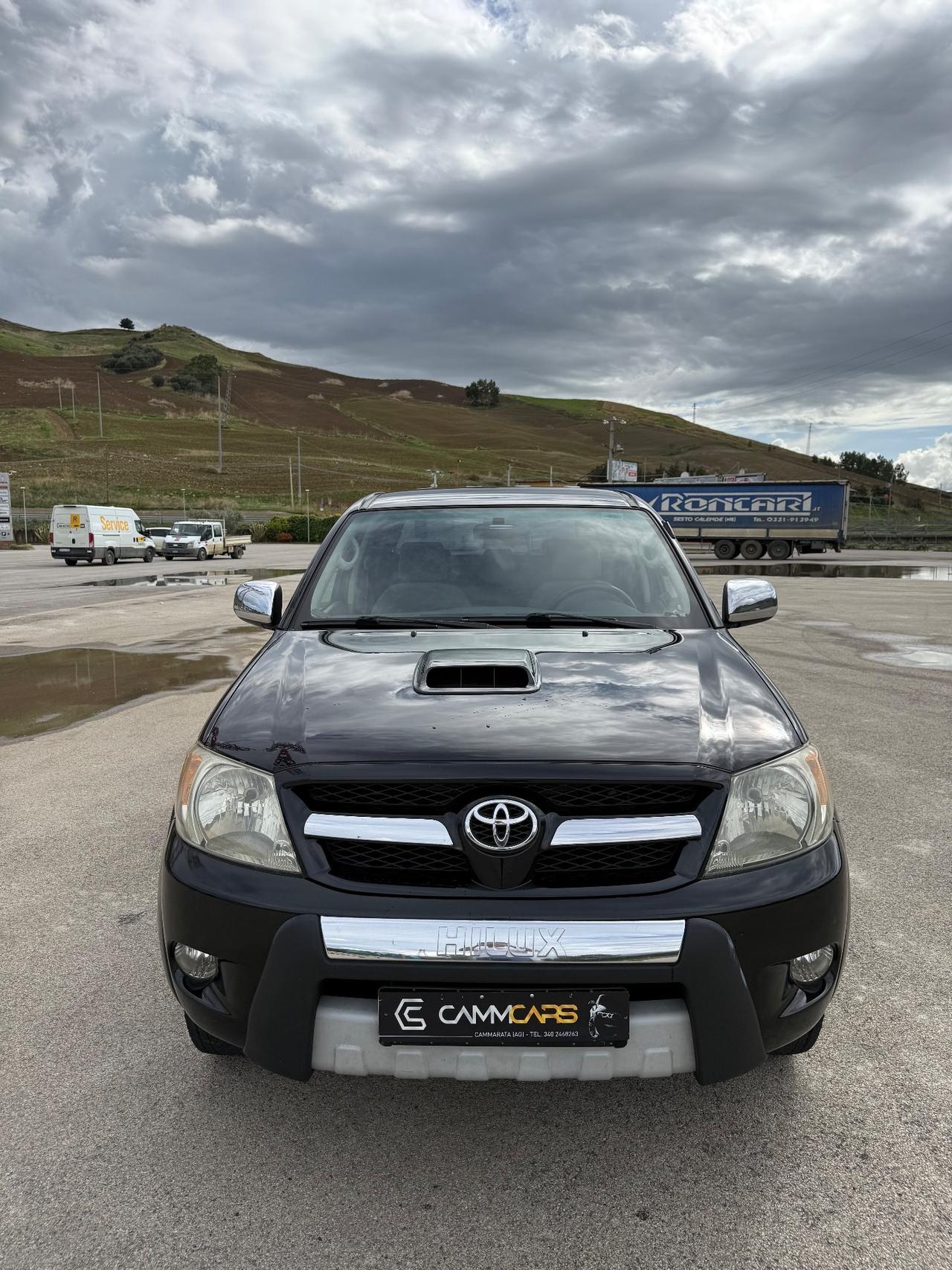 Toyota Hilux 3.0 D-4D 4WD 4p. Doub. Cab SR+