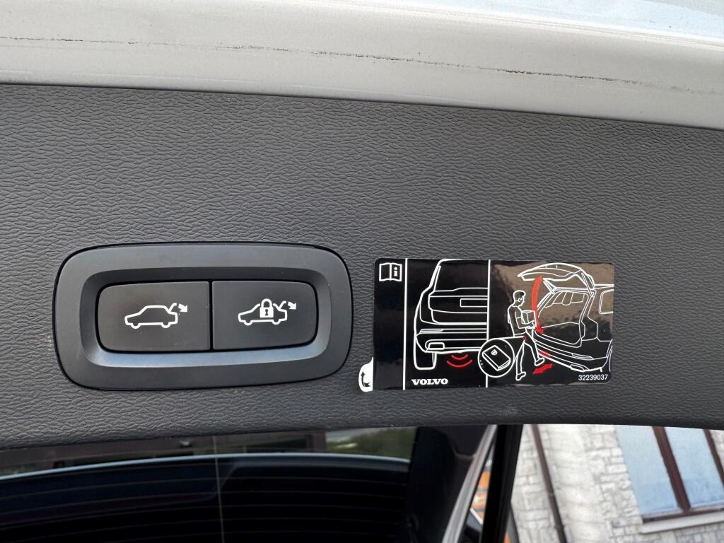 Volvo XC40 T5 Recharge Plug-in Hybrid Inscription Expression