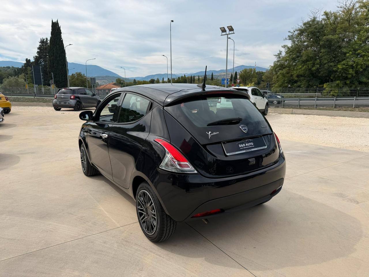 Lancia Ypsilon 1.0 FireFly 5 porte S&S Hybrid Gold