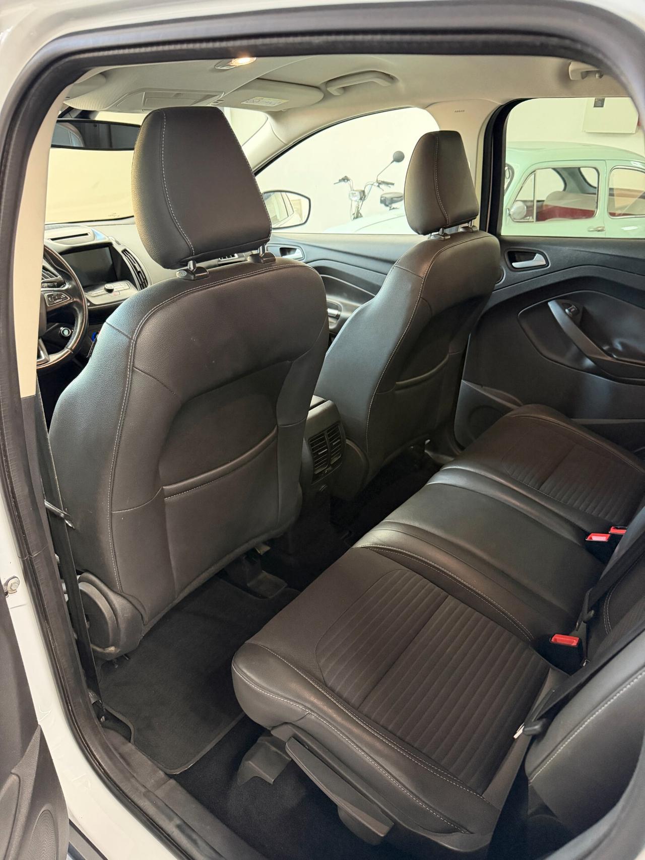 Ford Kuga 2.0 TDCI 150 CV S&S 4WD Titanium