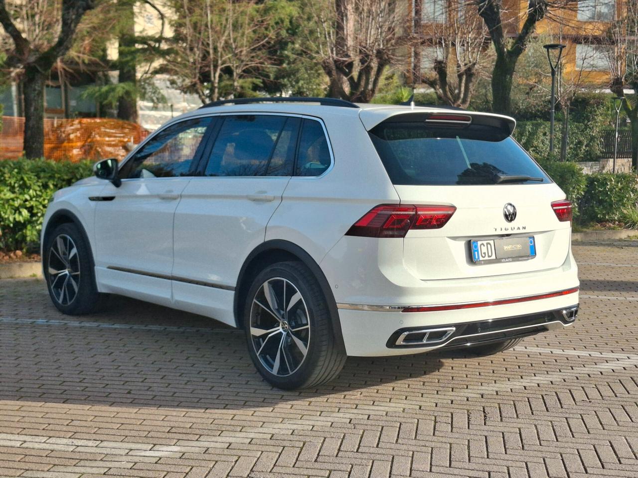 Volkswagen Tiguan 2.0 TDI 150 CV DSG R-Line -unico proprietario