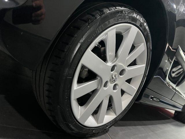 PEUGEOT 207 1.6 HDi 110CV CC Féline