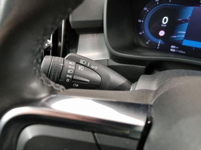 VOLVO XC40 B4 AWD automatico Core