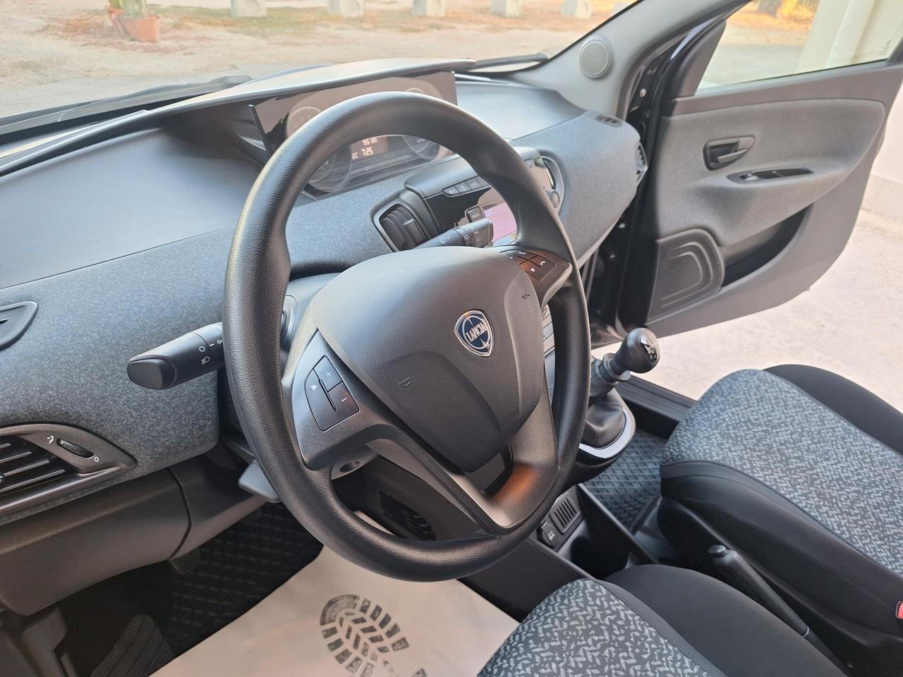 Lancia Ypsilon 1.0 Hybrid GOLD 2022