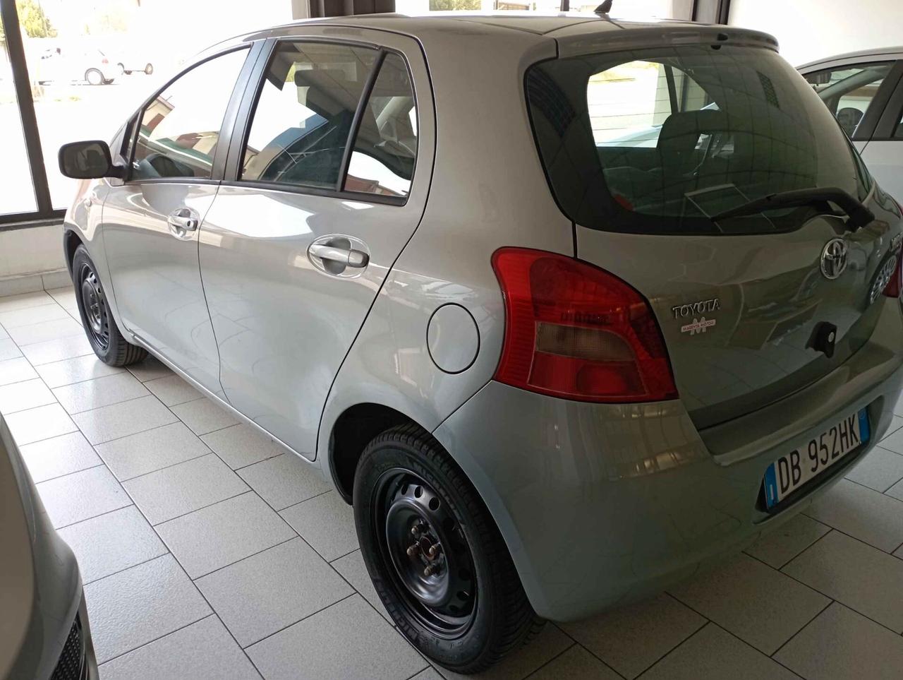 Toyota Yaris 1.3 5 porte Luna