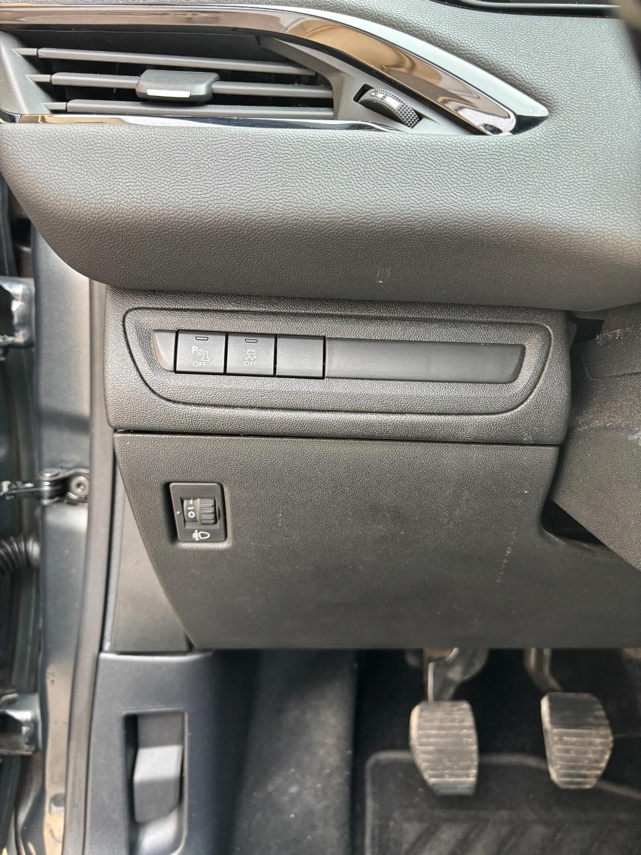 Peugeot 208 PureTech 82 5 porte Allure