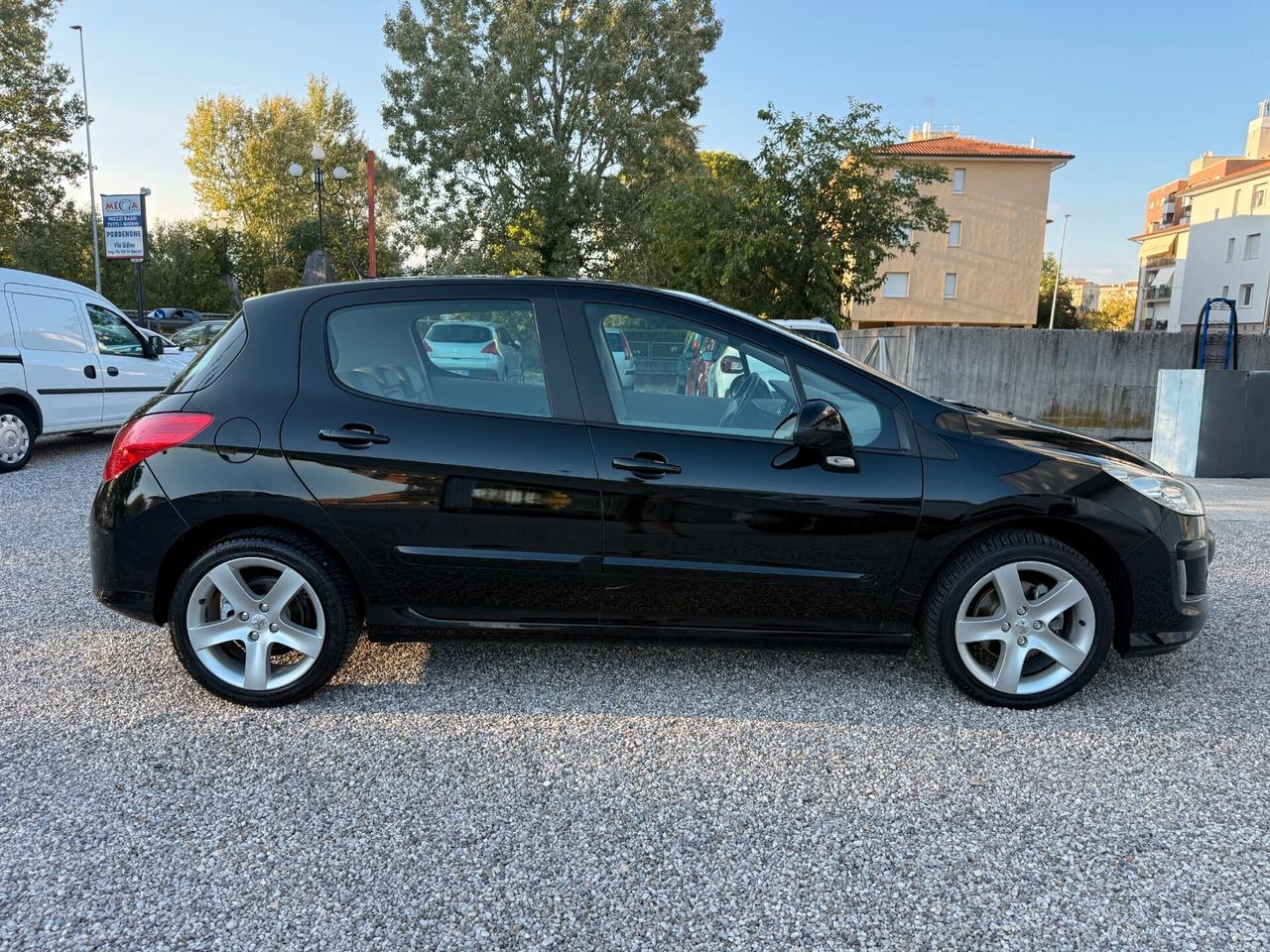 Peugeot 308 1.6 HDi 110CV 5p. Premium (5 Marce)