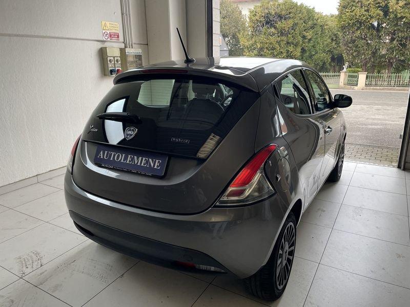 Lancia Ypsilon Ypsilon 1.0 FireFly 5 porte S&S Hybrid Silver