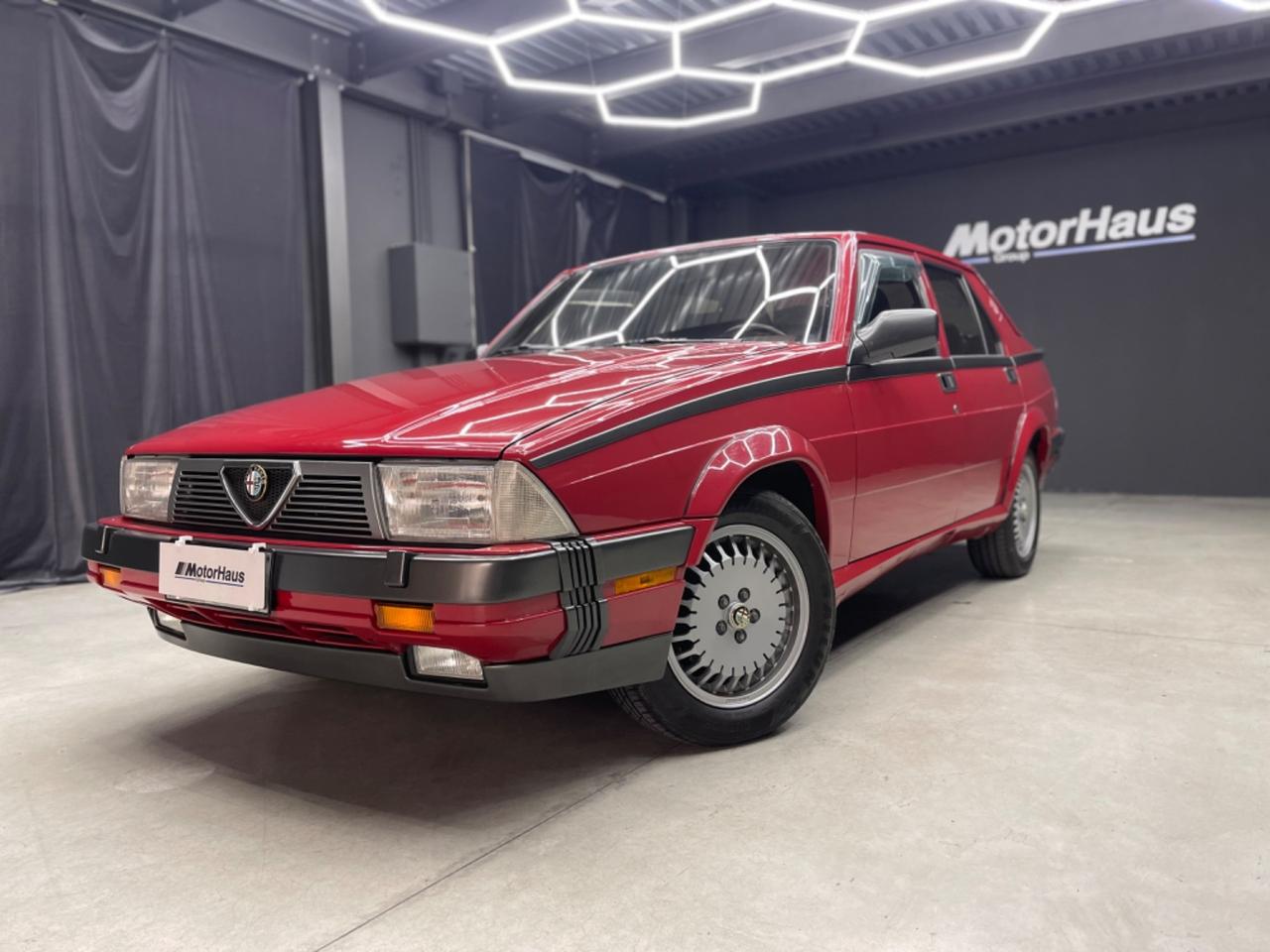 Alfa Romeo 75 3.0i V6 Milano