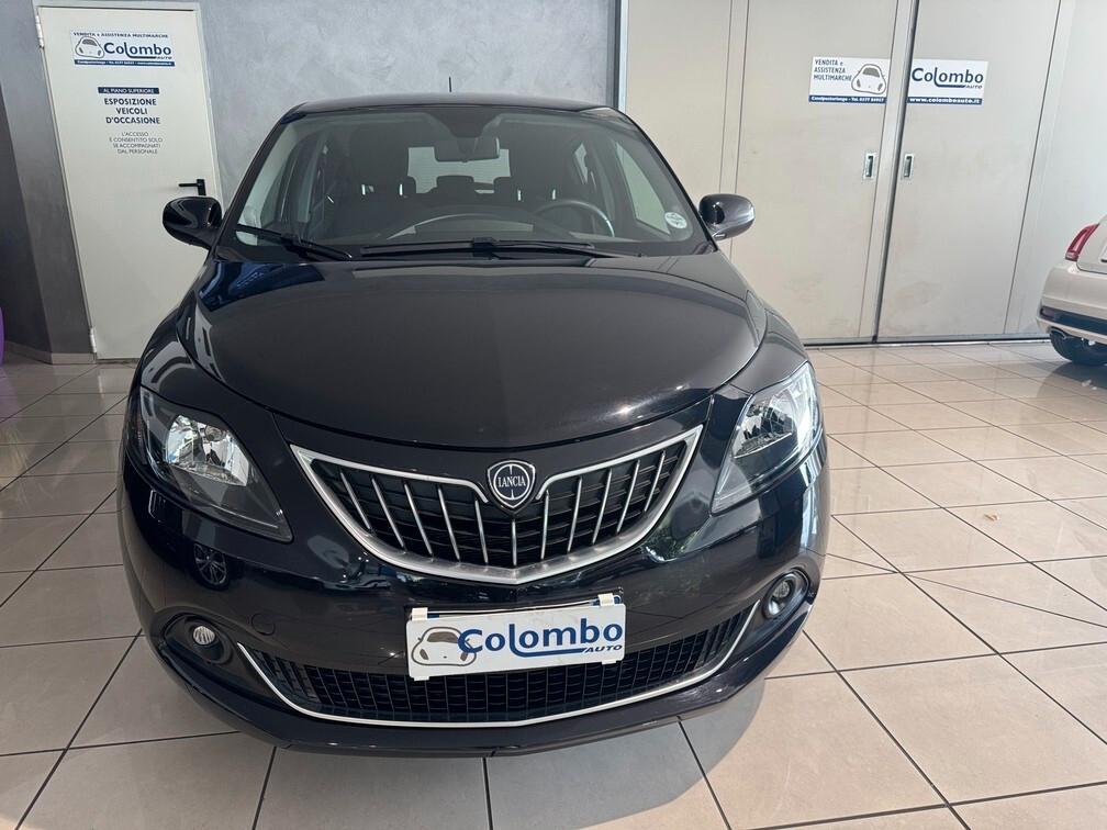 Lancia Ypsilon 1.0 firefly hybrid Platino App Conn Cam 15" Neopat