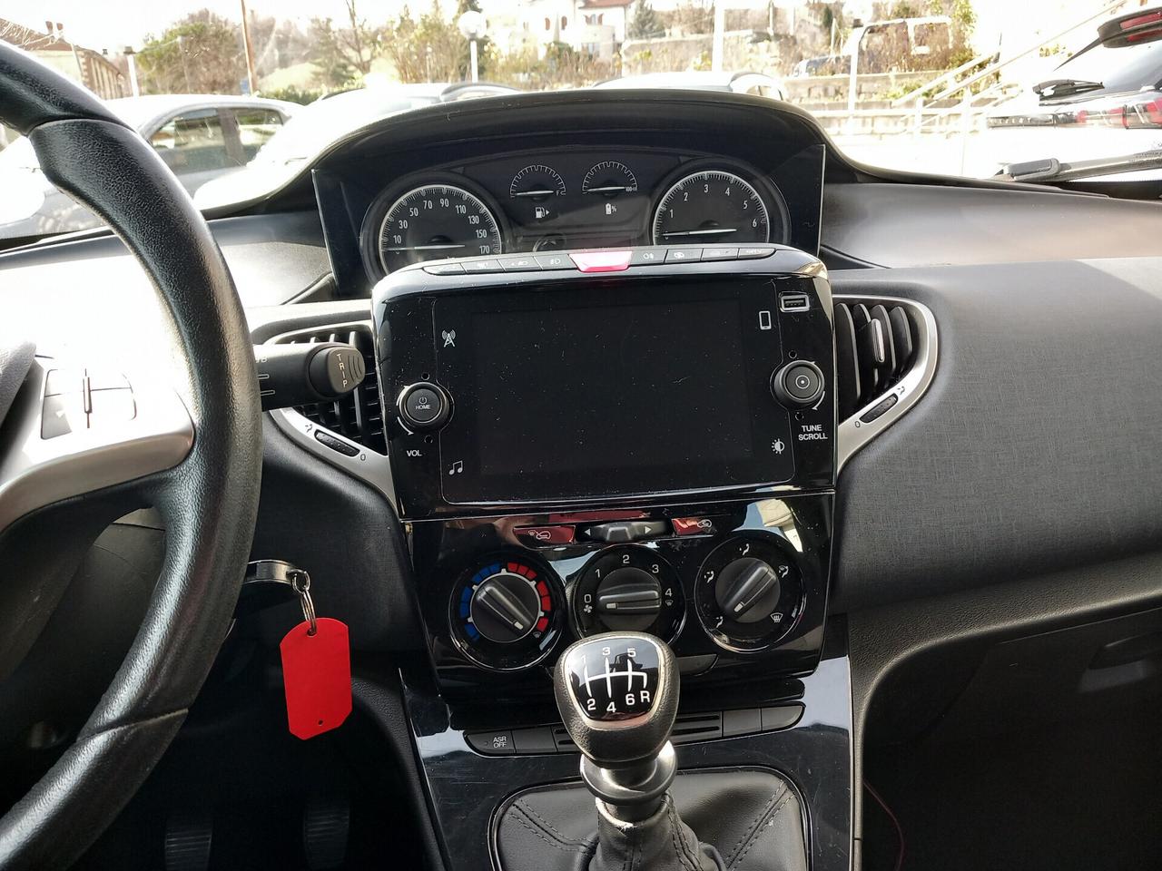 Lancia Ypsilon 1.0 FireFly 5 porte S&S Hybrid Ecochic Gold