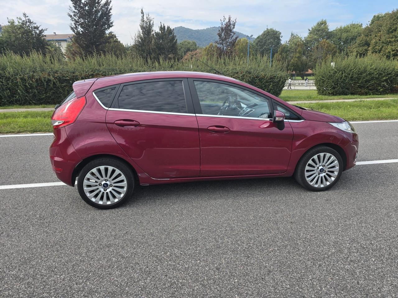 FORD FIESTA 1,2 BENZINA- TITANIUM- OK NEOPATENTATI-